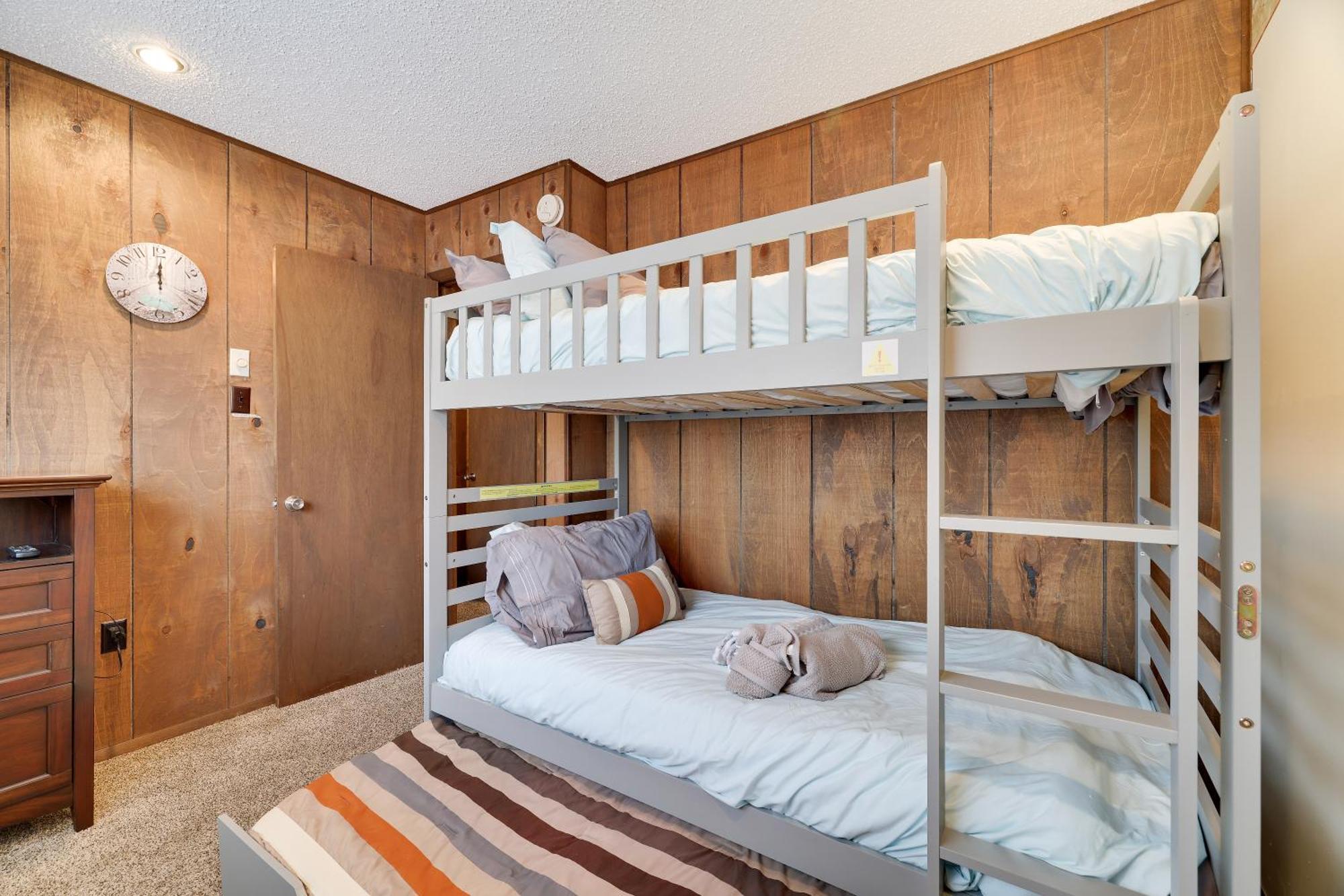 Woodland Escape-0.6mile To Pet Friendly * Lake Harmony
